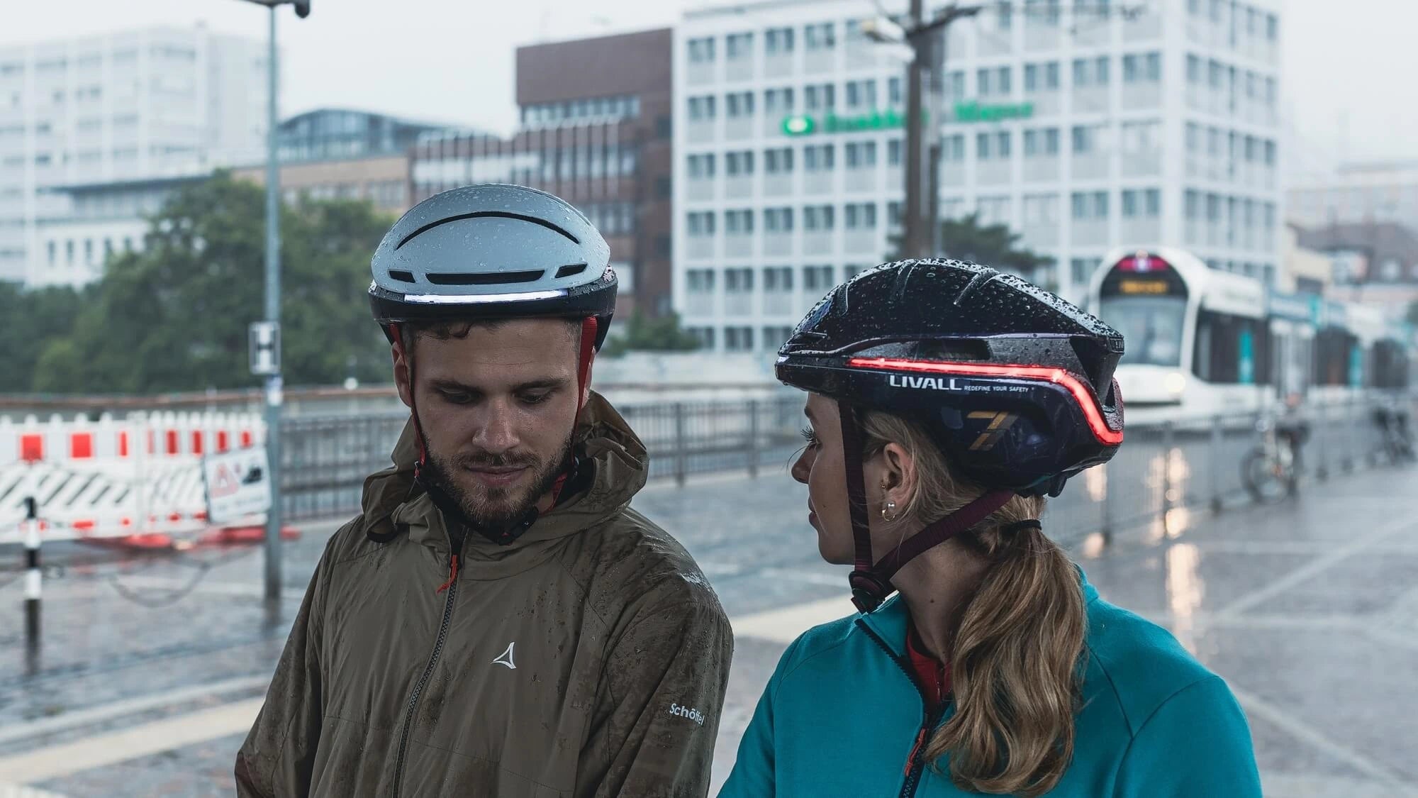 casque livall avec clignoteurs intégrés trottinette électrique casque livall avec clignoteurs intégrés trottinette électrique